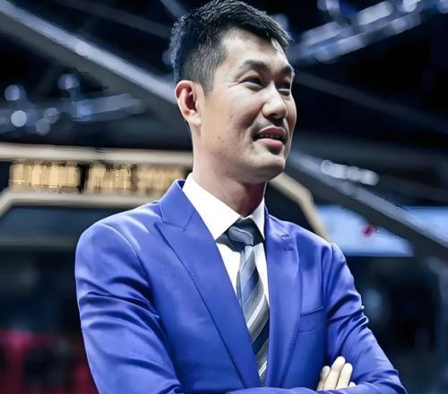 东契奇抵达,洛杉矶,福克斯和文,巅峰国际集团,巅峰国际官方,巅峰国际登录